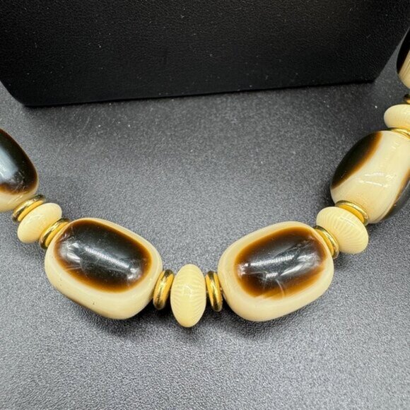 Vintage Chunky Necklace Faux Horn Plastic Beads Cream and Brown 30 inches - Picture 5 of 9